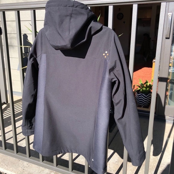 686 women’s snowboarding jacket size medium - Picture 4 of 9